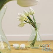Glass vase curvy with tulips
