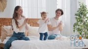 MotionArray – Family Having Fun At Bedroom 1010471